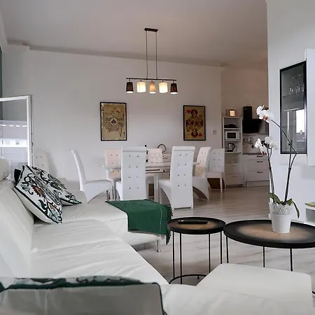 Exklusive Fw Mit 3 Sz Und Grosser Terrasse