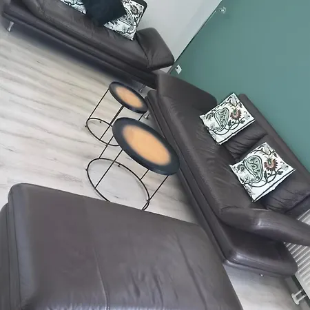 Exklusive Fw Mit 3 Sz Und Grosser Terrasse *