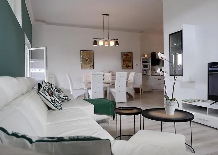 Exklusive Fw Mit 3 Sz Und Grosser Terrasse